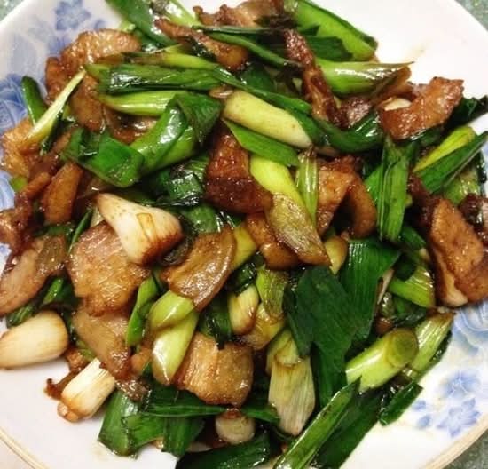P6 Pork with Leeks 蒜苗五花肉
